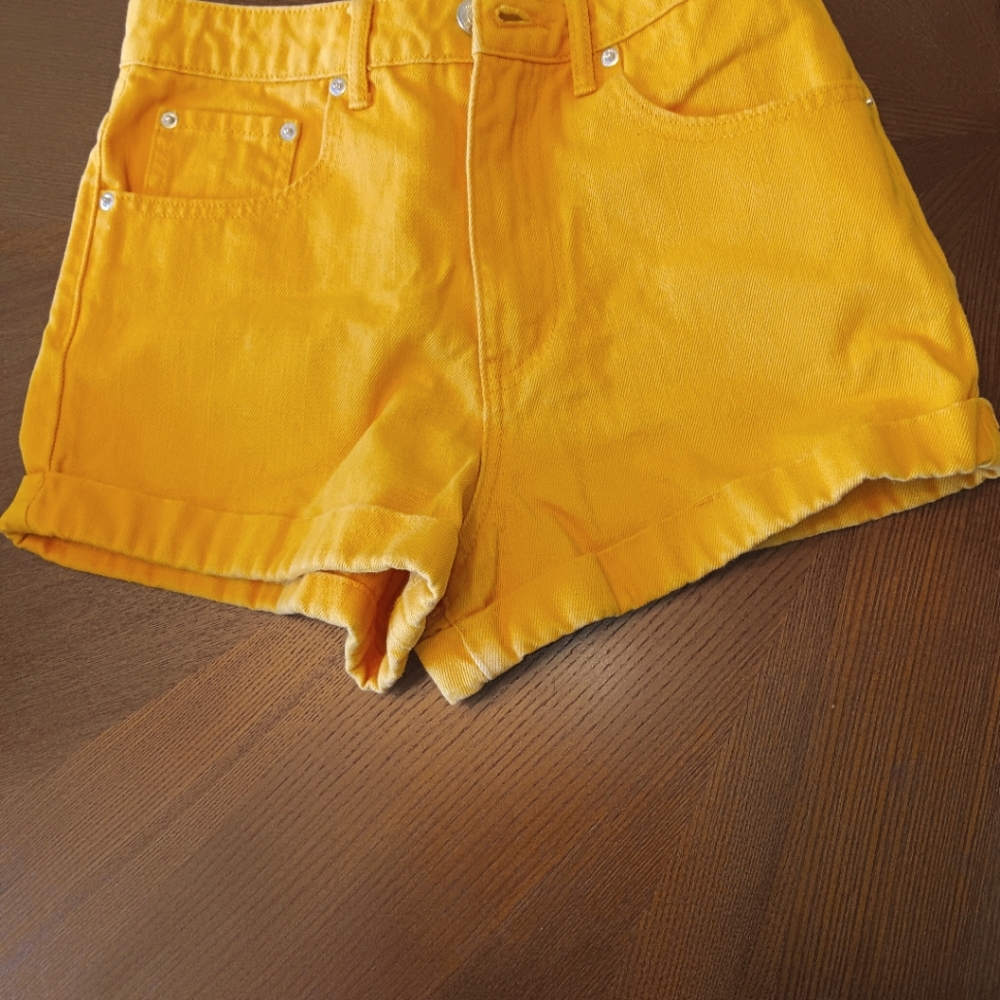 FOREVER 21 MINI SHORTS